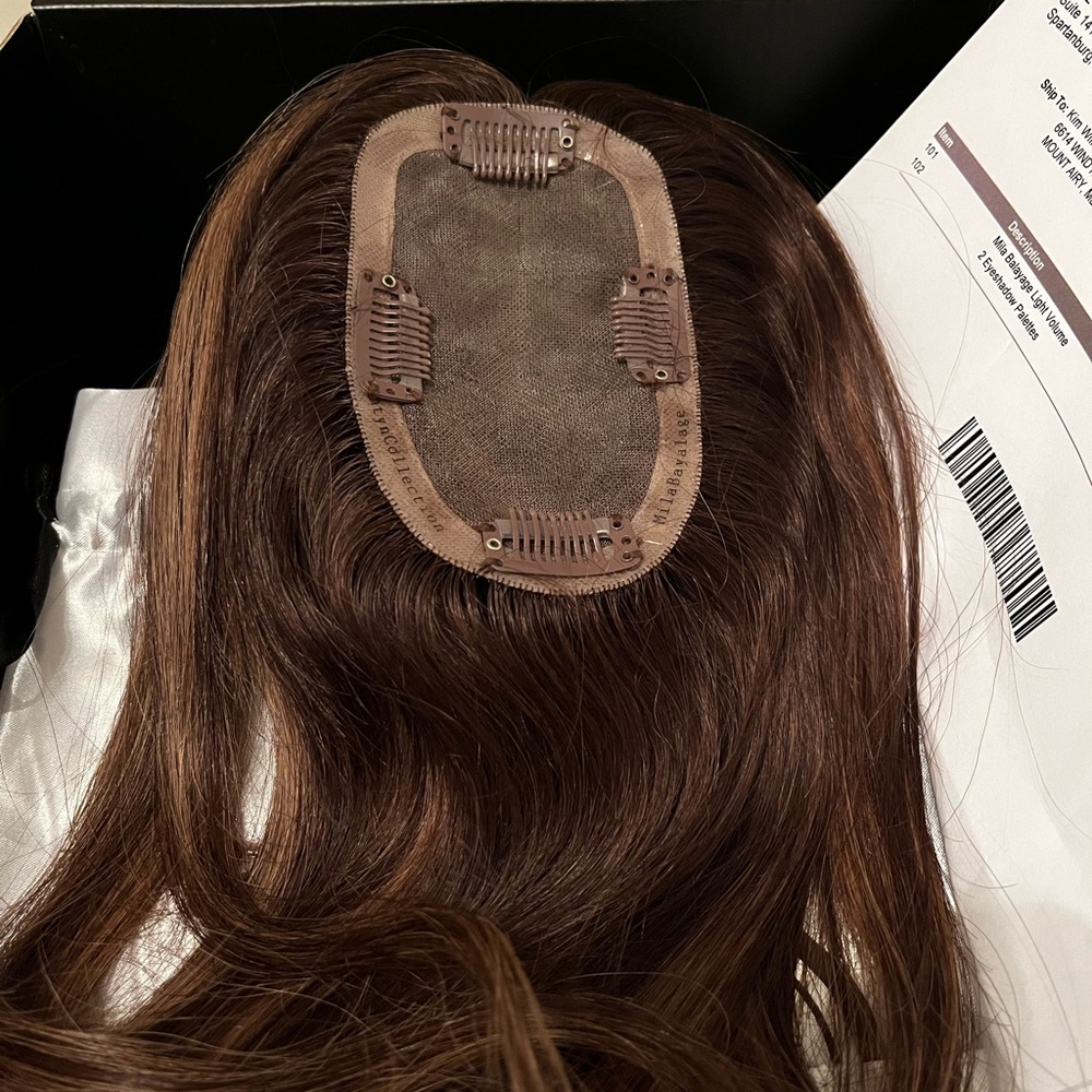 The Lauren Ashtyn Collection Light Volume topper